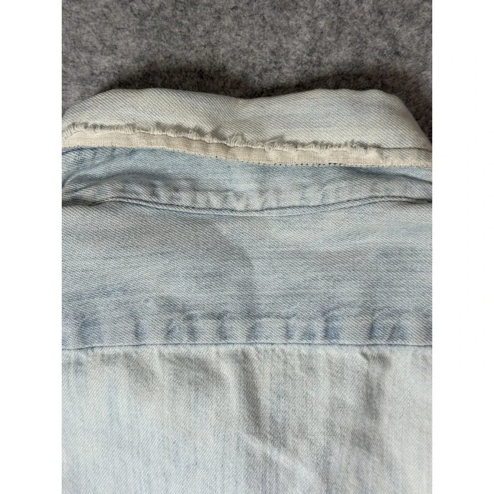 Vtg Y2K Levis Denim Work Shirt L Light Wash Button Up Cotton Grunge 90s Thrashed